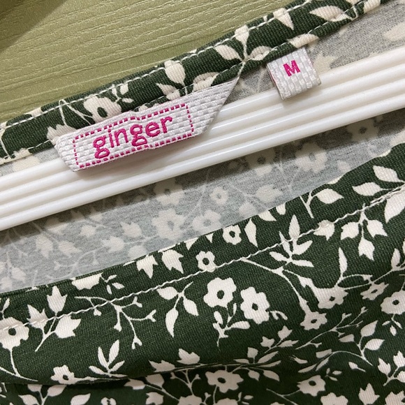 GINGER Olive & White Floral Crop Top - Picture 3 of 3